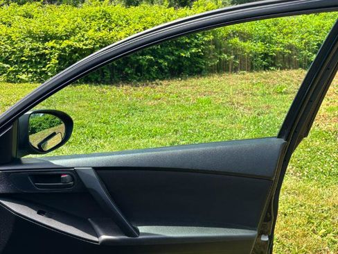 Used 2010 MAZDA MAZDA3 i Sport FWD image 27
