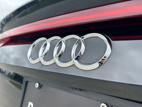 Used 2019 Audi Q8 Prestige AWD/4WD image 28