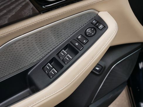 Used 2024 Acura MDX SH-AWD w/ Advance Package image 19