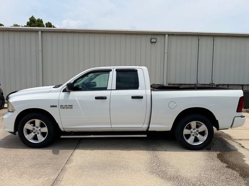 Used 2013 RAM 1500 Express RWD image 2