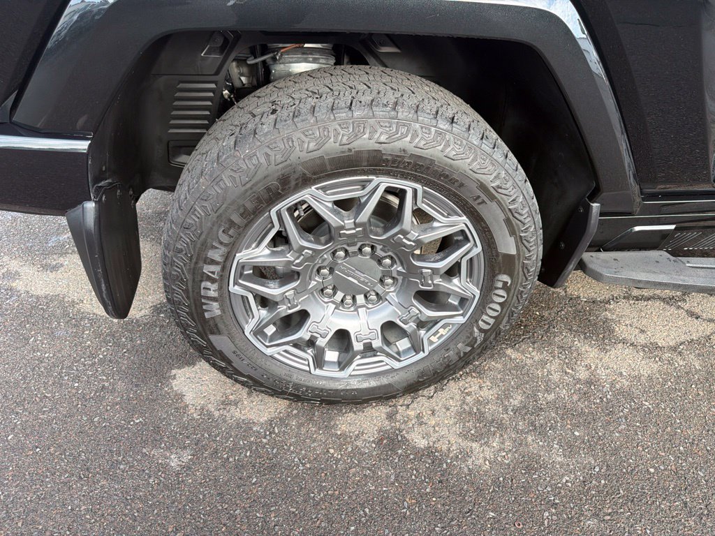 Used 2025 GMC Hummer EV 3X w/ LPO, Sport Package AWD/4WD image 33
