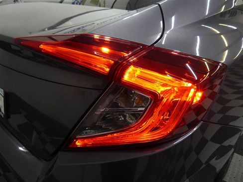 Used 2018 Honda Civic EX image 14