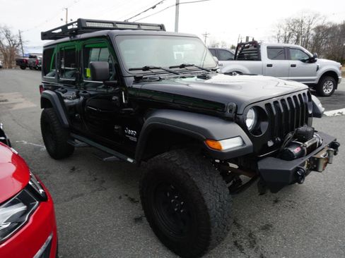 Used 2019 Jeep Wrangler Unlimited Sport S image 3