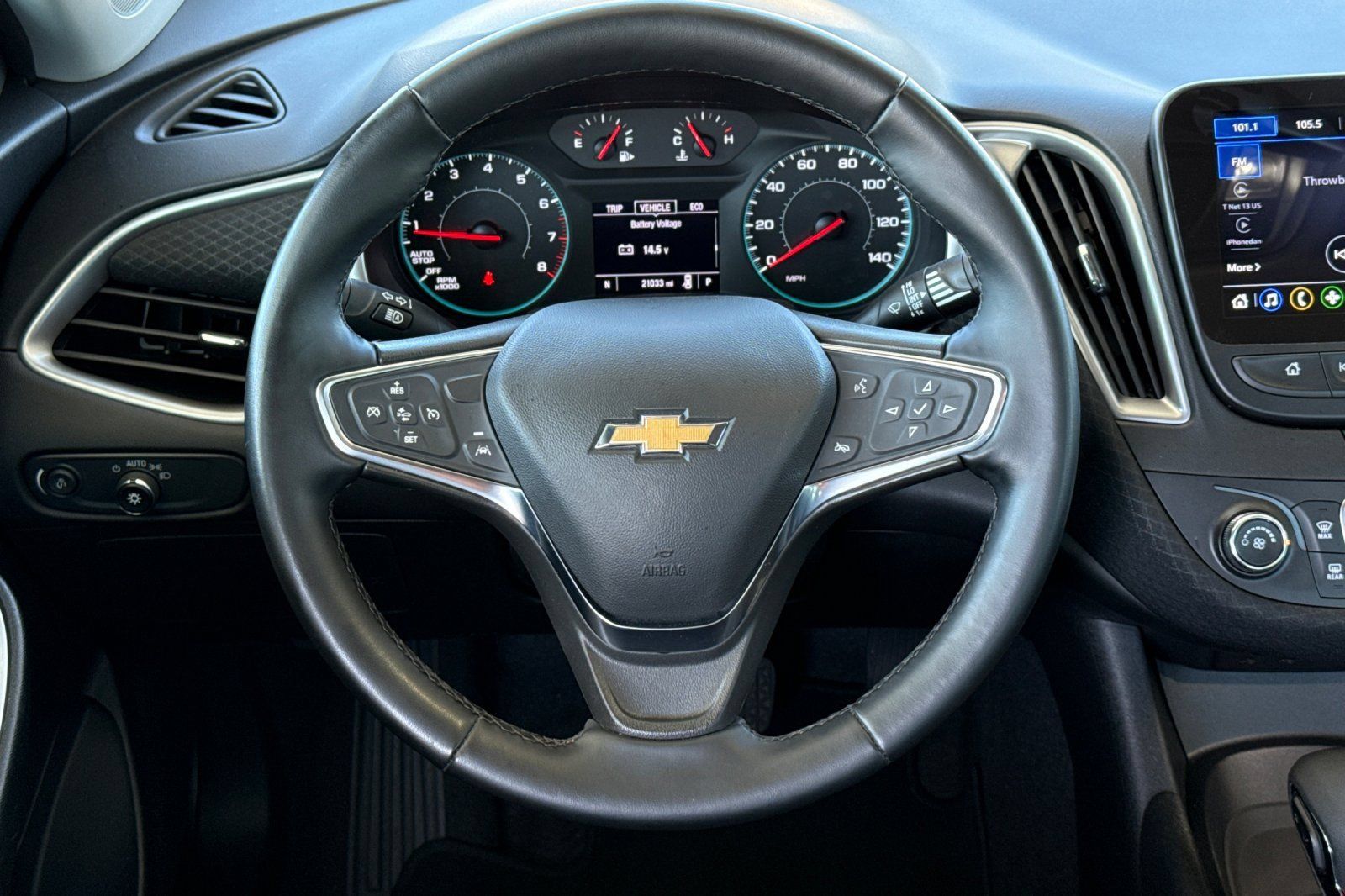 Used 2025 Chevrolet Malibu RS FWD image 21