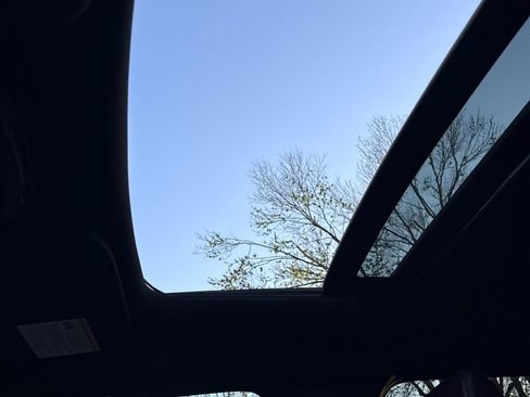 Used 2024 Ford Expedition Limited image 14