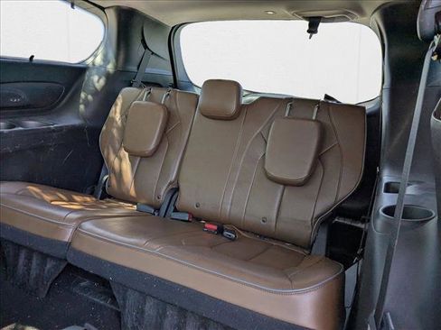 Used 2017 Chrysler Pacifica Limited w/ UConnect Theater Package image 10
