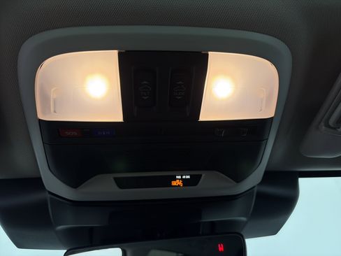 Used 2025 Subaru Crosstrek 2.5i Limited w/ Crosstrek Mirror Package image 29