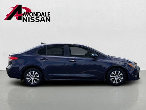 Used 2022 Toyota Corolla LE w/ Premium Interior Package FWD image 8