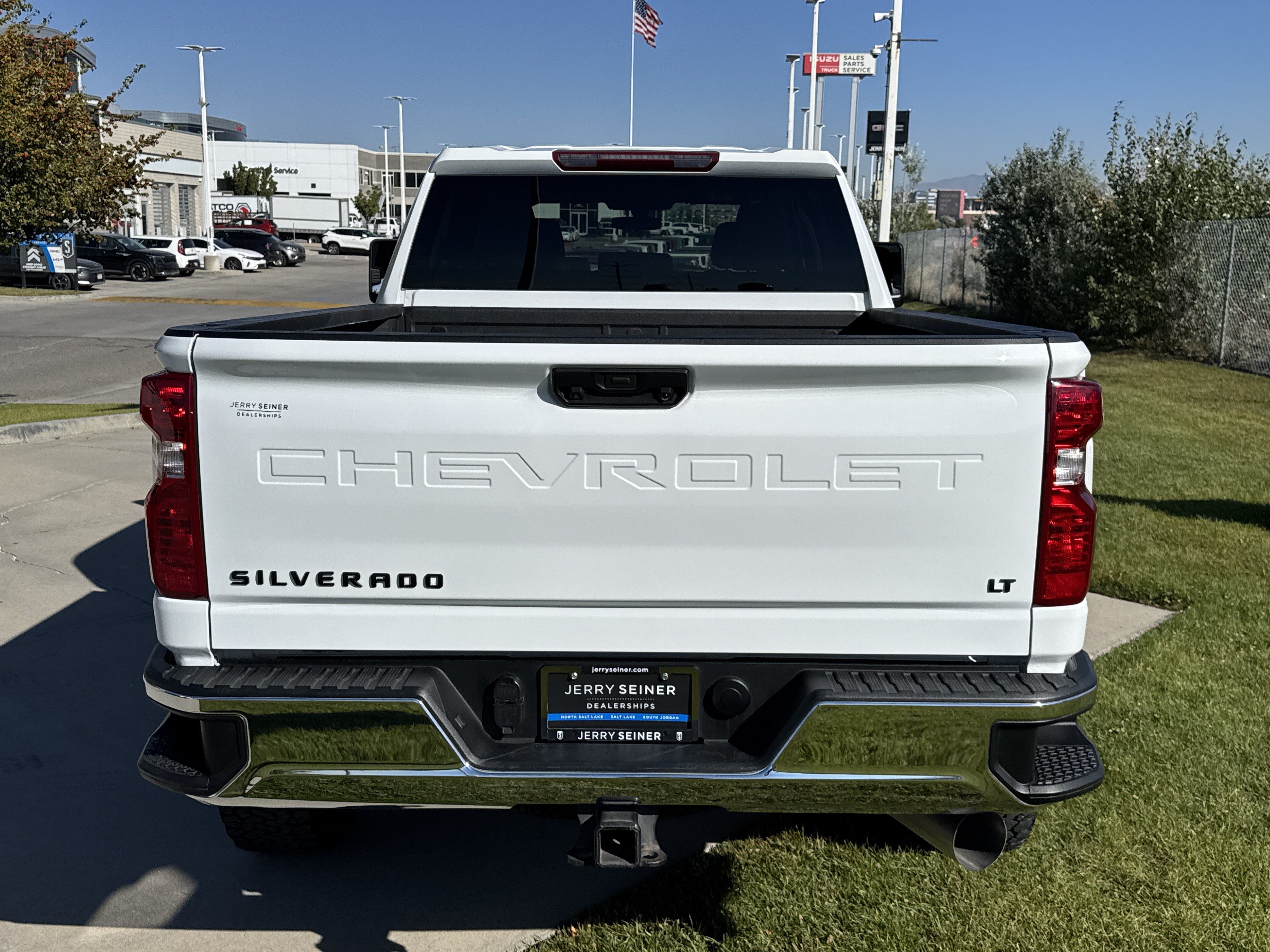 Used 2022 Chevrolet Silverado 3500 LT AWD/4WD image 4
