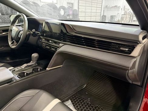 Used 2025 Toyota Camry SE FWD image 12