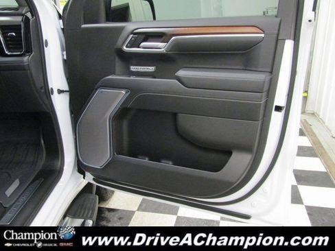 Certified 2025 GMC Sierra 1500 Denali image 50
