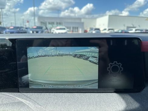 New 2025 Nissan Kicks SV FWD image 17
