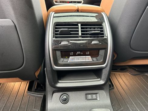 Used 2024 BMW X7 xDrive40i AWD/4WD image 23