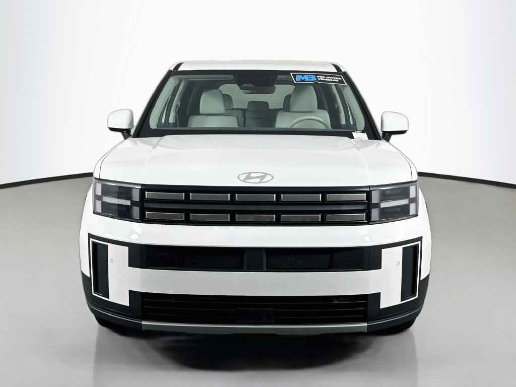Used 2026 Hyundai Santa Fe SE FWD image 2