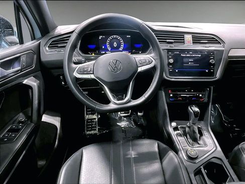 Used 2023 Volkswagen Tiguan SE R-Line image 17