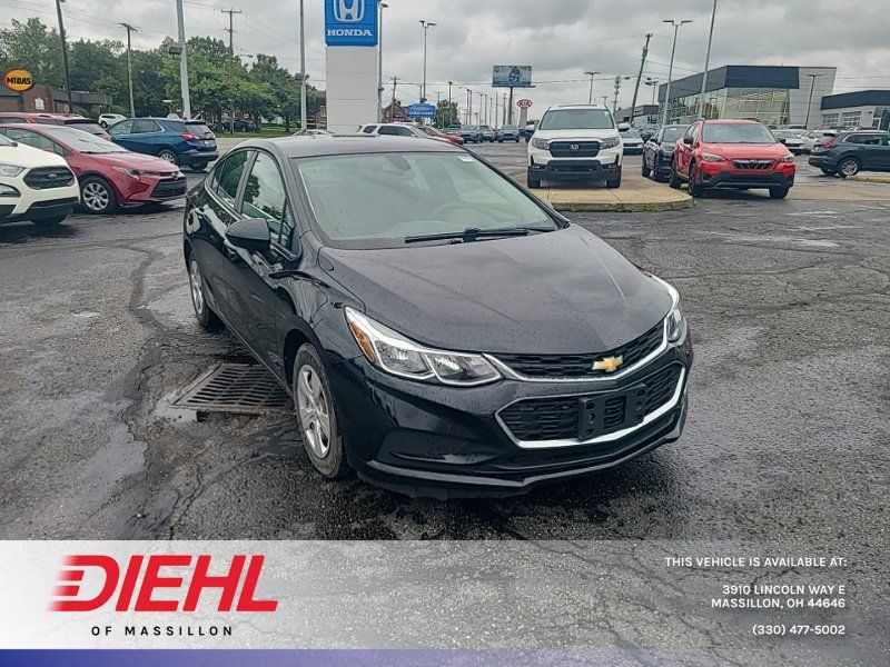 Used 2018 Chevrolet Cruze LS FWD image 1