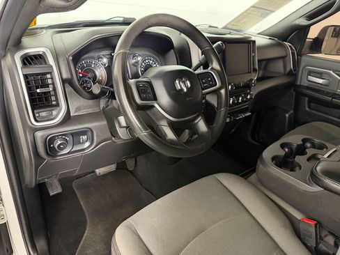 Used 2022 RAM 2500 Big Horn AWD/4WD image 3