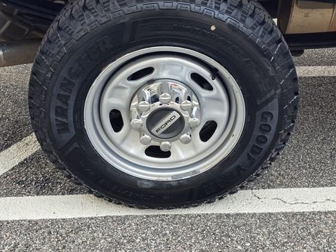 Used 2022 Ford F250 XL w/ Power Equipment Group image 11