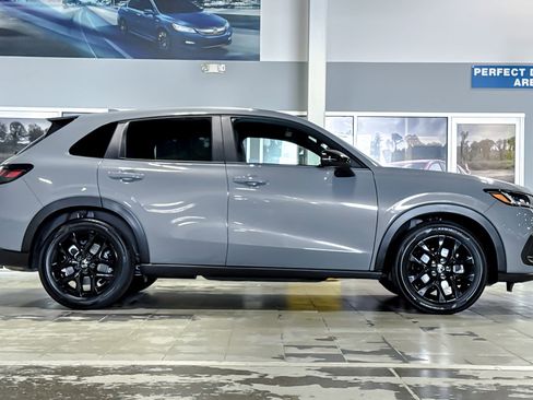 Used 2025 Honda HR-V Sport image 7