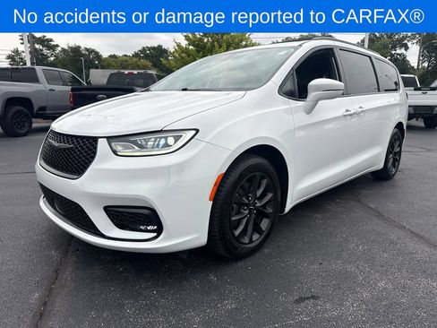 Used 2021 Chrysler Pacifica Touring-L w/ Uconnect Theater Family Group FWD image 2