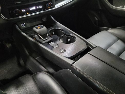 Used 2021 Nissan Rogue SV w/ Premium Package FWD image 26