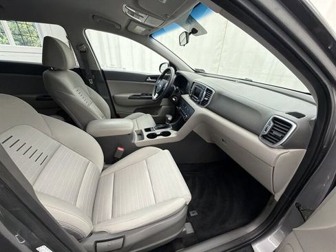 Used 2018 Kia Sportage LX AWD/4WD image 12