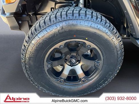 Used 2020 Jeep Wrangler Unlimited Sahara AWD/4WD image 14