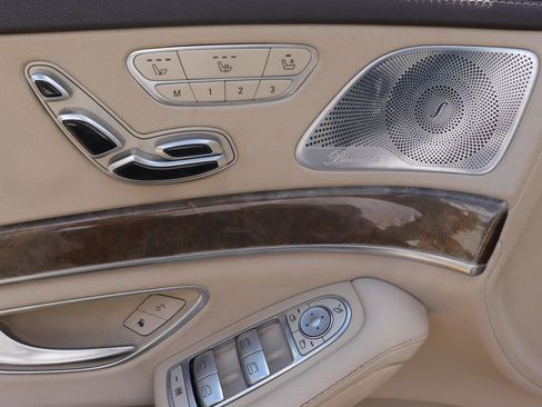Used 2014 Mercedes-Benz S 550 Sedan image 23