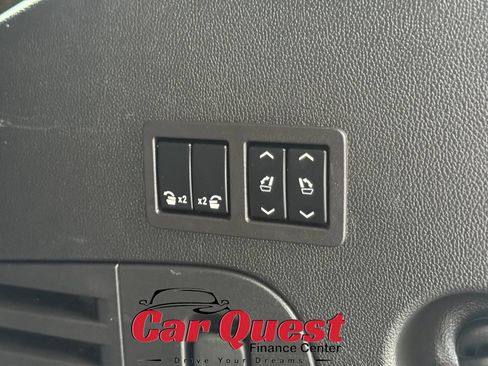 Used 2018 GMC Yukon SLT w/ Premium Edition AWD/4WD image 18