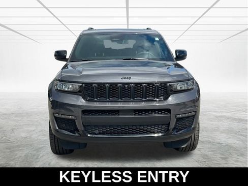 Used 2025 Jeep Grand Cherokee L Limited w/ Luxury Tech Group II image 9