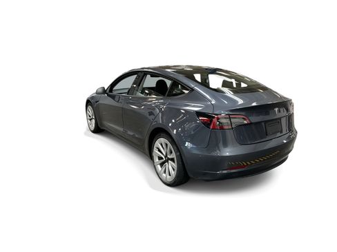 Certified 2023 Tesla Model 3 Standard Range RWD image 4