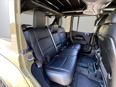 Used 2025 Jeep Wrangler Unlimited Rubicon w/ Safety Group AWD/4WD image 24