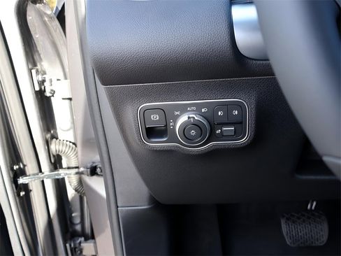 New 2026 Mercedes-Benz GLB 250 4MATIC image 36