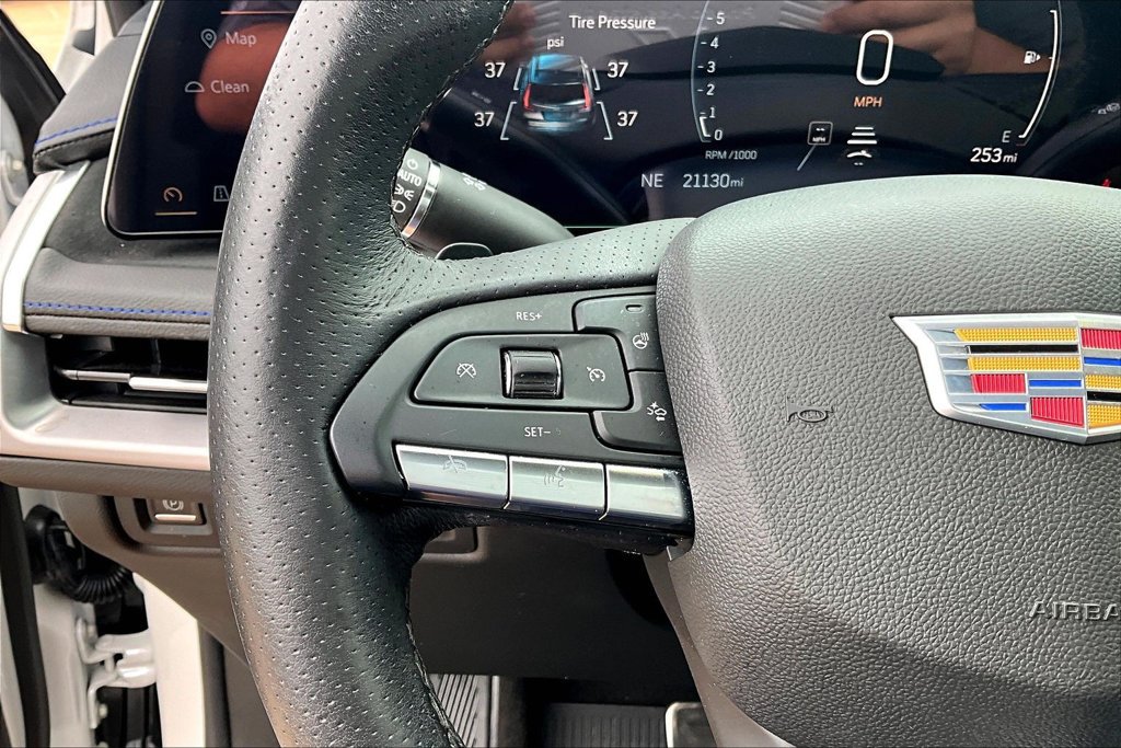 Used 2025 Cadillac XT4 Sport FWD image 20