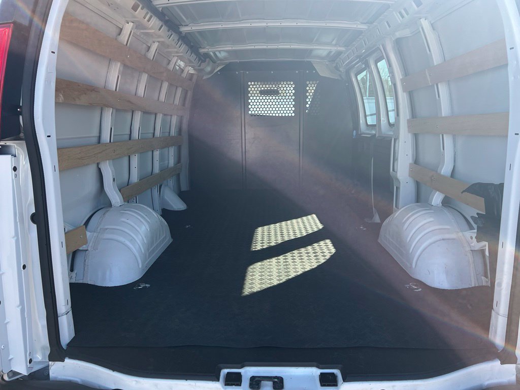 Used 2025 Chevrolet Express 2500 w/ Driver Convenience Package RWD image 9