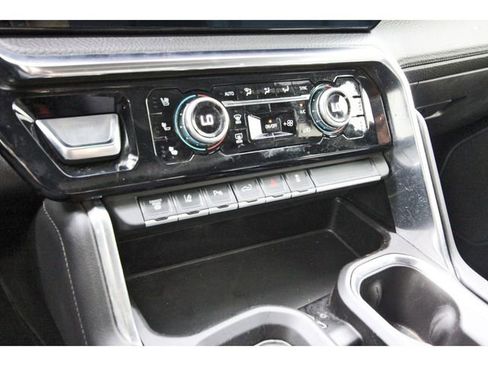 Used 2024 GMC Sierra 3500 Denali w/ Denali Reserve Package AWD/4WD image 24