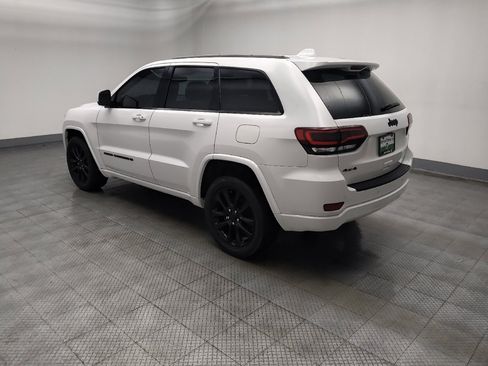Used 2022 Jeep Grand Cherokee Laredo X image 3