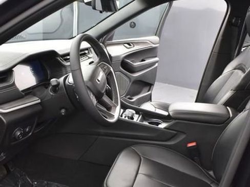 Used 2024 Jeep Grand Cherokee Limited w/ Luxury Tech Group II image 7