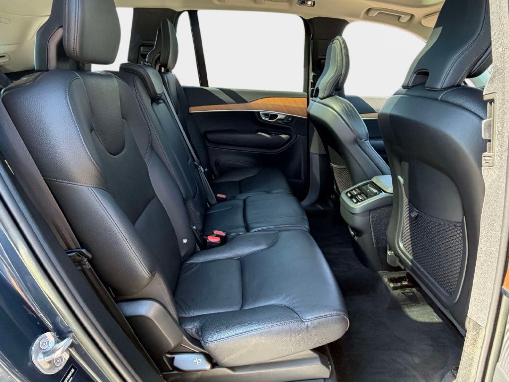 Used 2022 Volvo XC90 T6 Momentum w/ Advanced Package AWD/4WD image 10