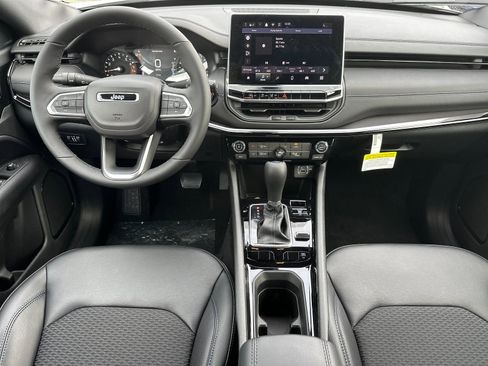 New 2026 Jeep Compass Latitude image 13