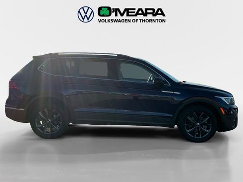 Used 2022 Volkswagen Tiguan SE w/ Panoramic Sunroof Package image 6