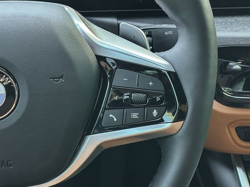 New 2025 BMW 330i xDrive Sedan w/ Convenience Package image 20