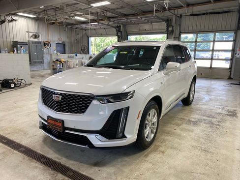 Used 2024 Cadillac XT6 Luxury w/ LPO, Floor Liner Package AWD/4WD image 5