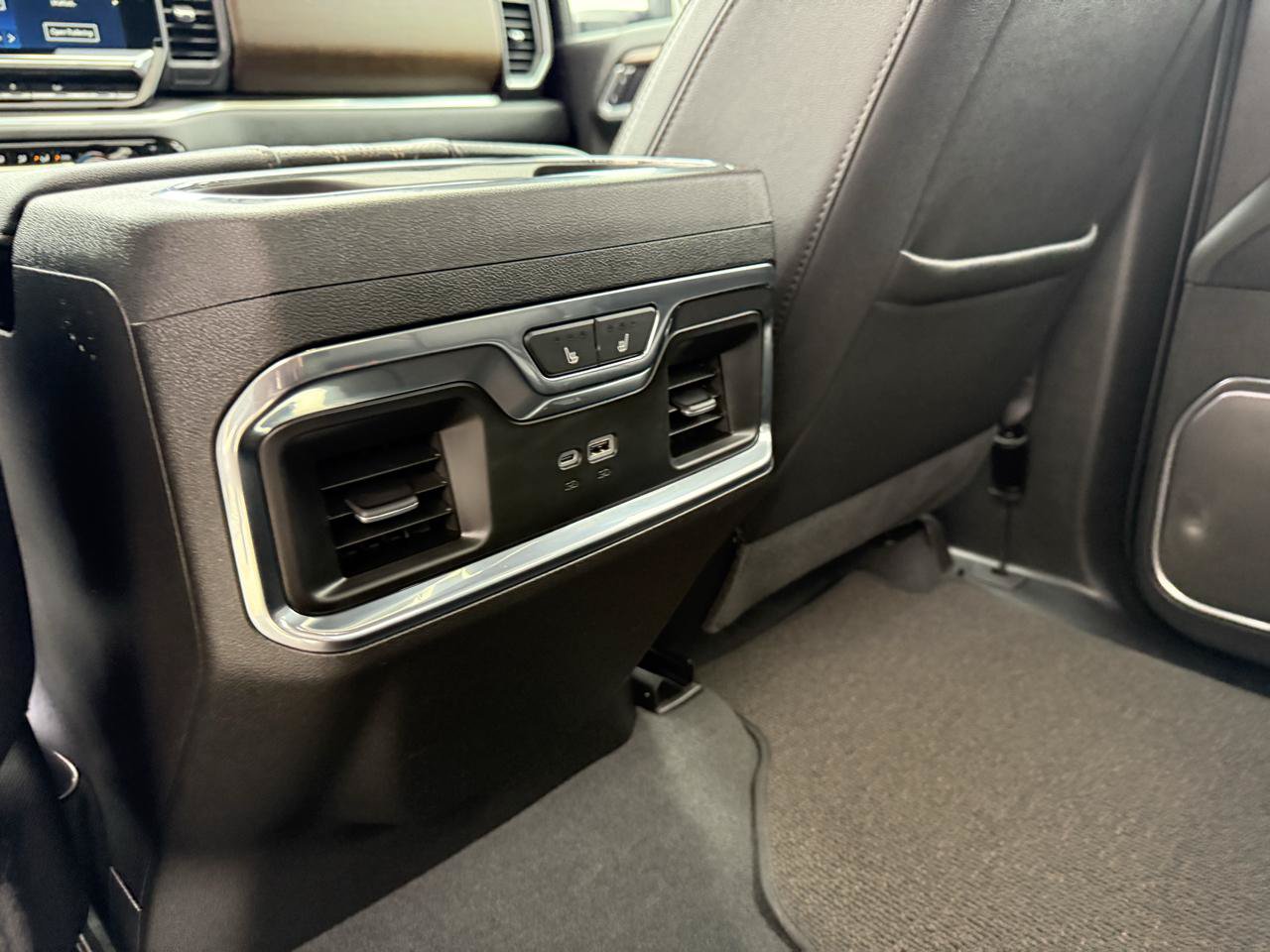 Used 2025 Chevrolet Silverado 3500 High Country w/ High Country Premium Package AWD/4WD image 16