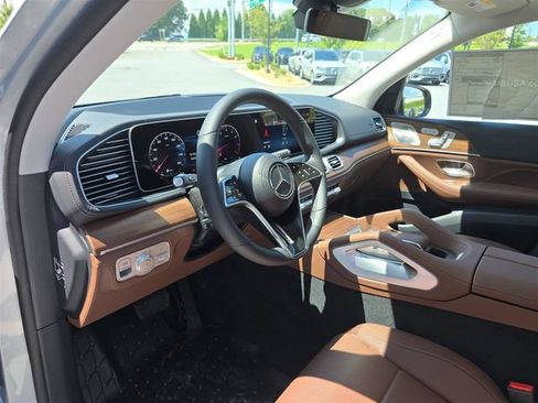 Used 2025 Mercedes-Benz GLE 350 4MATIC image 25