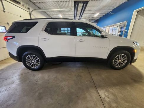 Used 2023 Chevrolet Traverse LT image 5