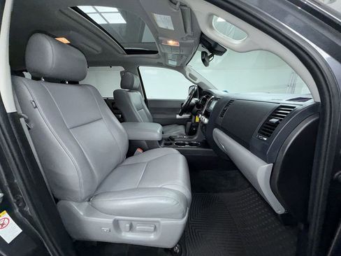 Used 2018 Toyota Sequoia Limited w/ Safety & Convenience Package AWD/4WD image 13