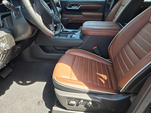 New 2026 GMC Sierra 2500 Denali Ultimate AWD/4WD image 9