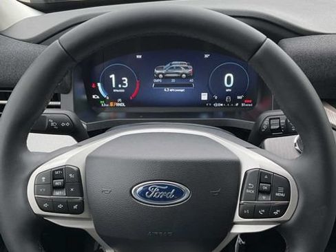 Used 2026 Ford Explorer Active AWD/4WD image 23