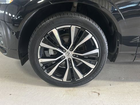 Used 2023 Volvo XC60 B5 Plus AWD/4WD image 31